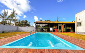 Casa a poucos metros da Praia do Coral - Cabo Frio